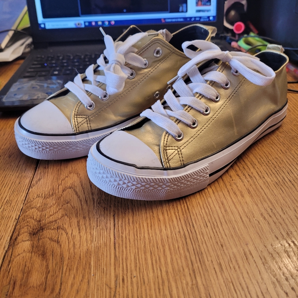 Ladies Sneakers - Picture 5 of 8